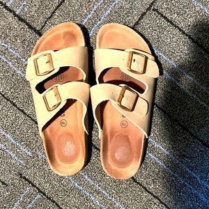 Cushionaire sandals